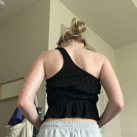 Off-the-shoulder Urban Outfitters Top - Picture 5 of 5